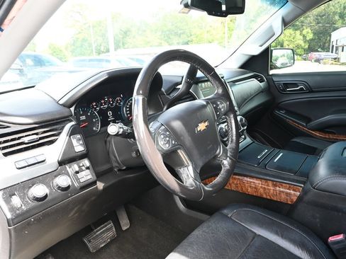 Used 2018 Chevrolet Tahoe Premier AWD/4WD image 11