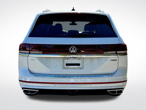 Certified 2025 Volkswagen Atlas SEL Premium R-Line image 6