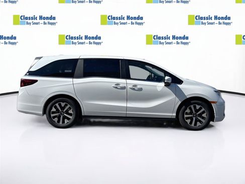 Certified 2026 Honda Odyssey EX-L image 9