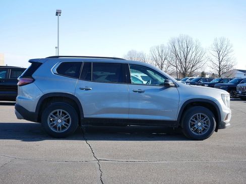 Used 2025 GMC Acadia Elevation image 8