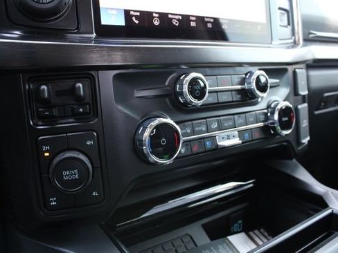 New 2026 Ford F250 Lariat w/ Black Appearance Package AWD/4WD image 17