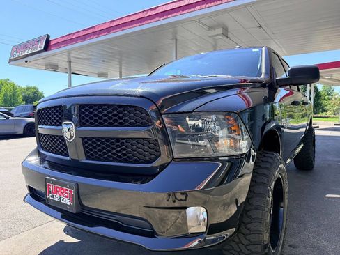Used 2017 RAM 1500 Express w/ Express Value Package AWD/4WD image 16