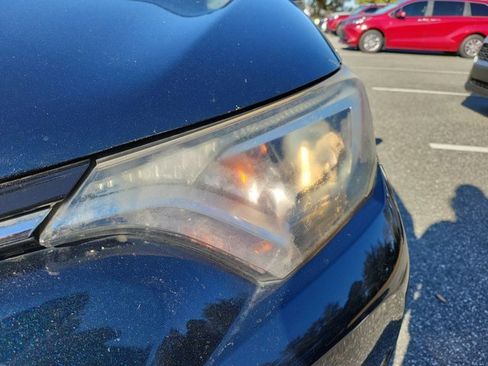 Used 2018 Toyota RAV4 LE image 16