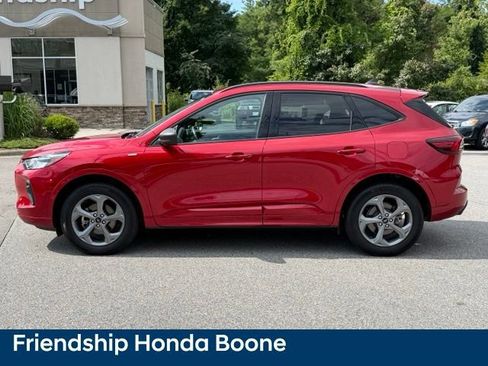 Used 2024 Ford Escape ST-Line AWD/4WD image 8