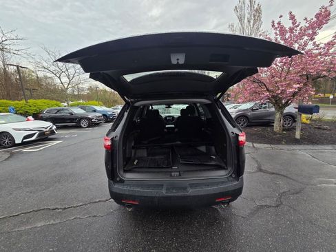 Used 2019 Chevrolet Traverse LT w/ LPO, Floor Liner Package AWD/4WD image 9