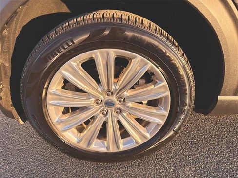 Used 2020 Ford Explorer Limited image 34