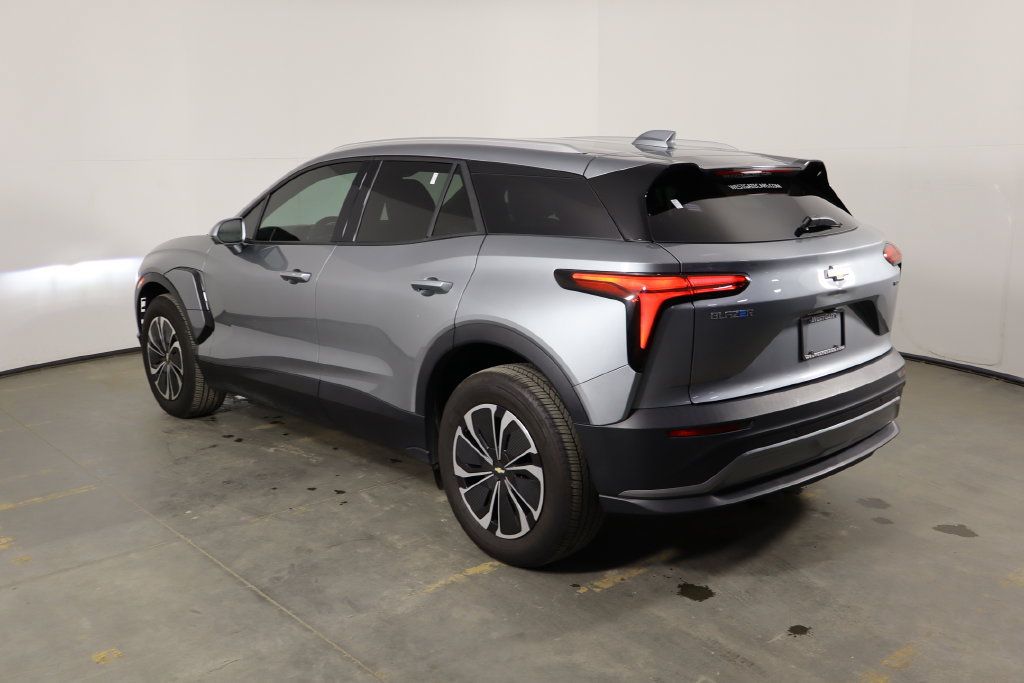 Used 2024 Chevrolet Blazer EV LT AWD/4WD image 56
