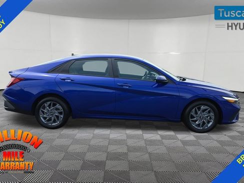 Used 2024 Hyundai Elantra SEL FWD image 9
