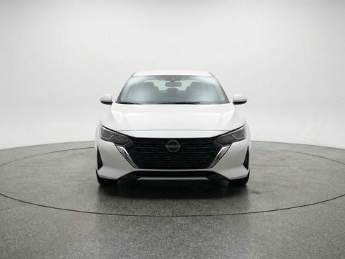 Used 2025 Nissan Sentra SV image 2