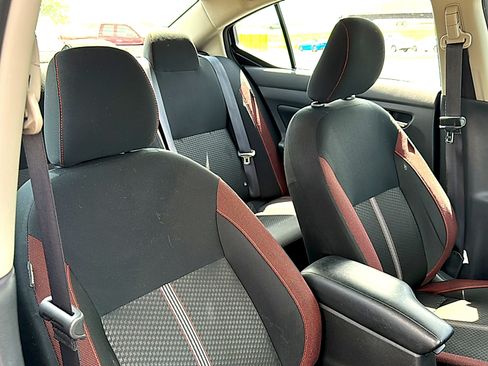 Used 2025 Nissan Versa SR FWD image 25
