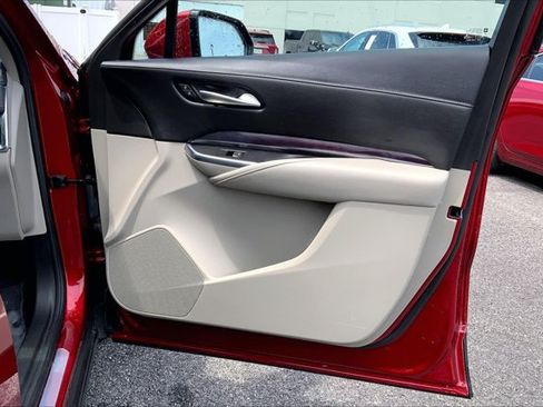 Used 2023 Cadillac XT4 Luxury w/ Cold Weather Package AWD/4WD image 24