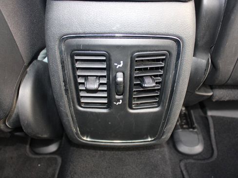 Used 2019 Dodge Durango SXT image 24