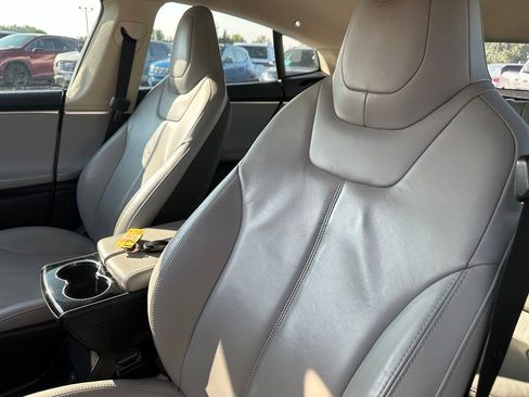 Used 2013 Tesla Model S Performance RWD image 3