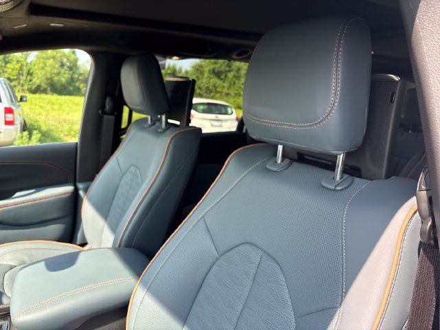 New 2027 Chrysler Pacifica Pinnacle w/ Theater Group AWD/4WD image 9