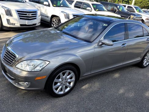 Used 2007 Mercedes-Benz S 550 4MATIC image 2