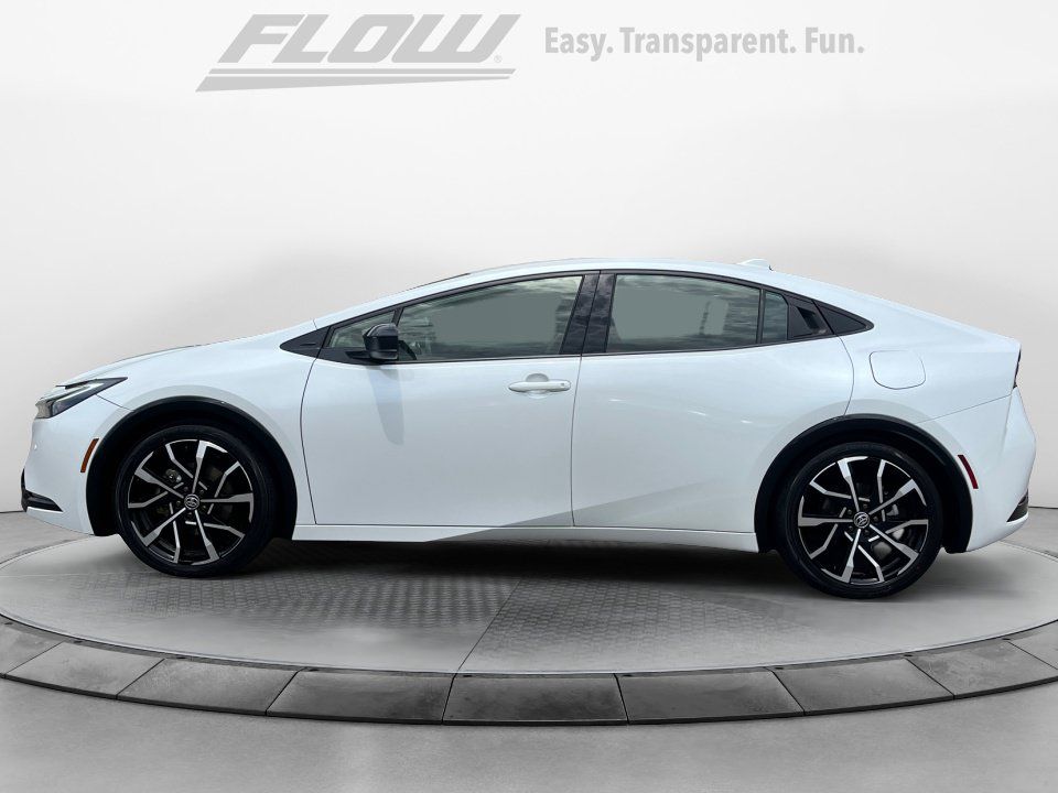 Used 2025 Toyota Prius Plug-In Hybrid FWD image 5