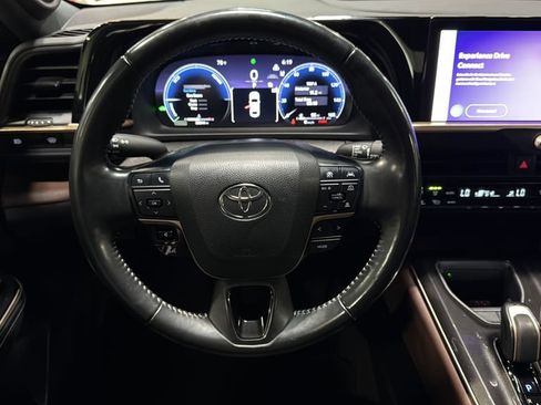Used 2024 Toyota Crown AWD/4WD image 17