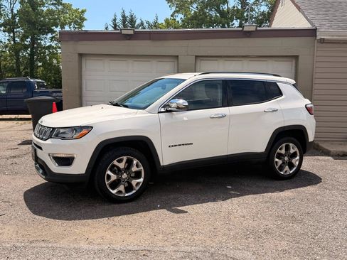 Used 2019 Jeep Compass Limited AWD/4WD image 2