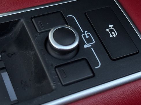 Used 2017 Land Rover Range Rover Autobiography image 52