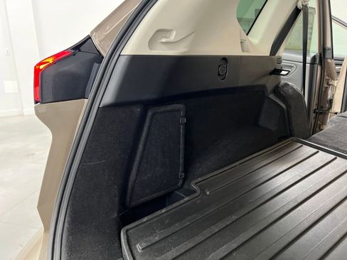 Used 2025 Nissan Rogue SV image 30