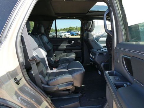 New 2027 Ford Expedition Platinum w/ Stealth Appearance Package AWD/4WD image 11