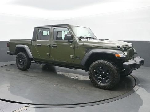 Used 2022 Jeep Gladiator Sport AWD/4WD image 7