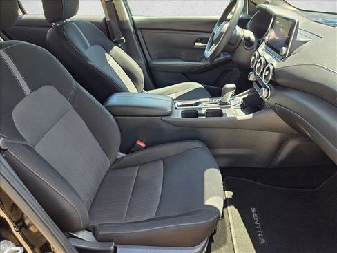 Used 2025 Nissan Sentra SV FWD image 19