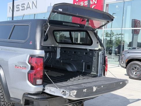 Used 2025 Chevrolet Colorado Trail Boss AWD/4WD image 10