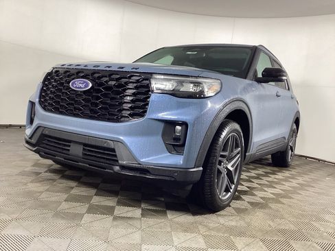 New 2026 Ford Explorer ST-Line w/ ST-Line Street Pack image 5