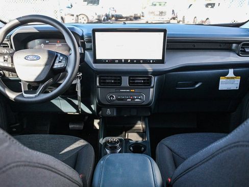 New 2025 Ford Maverick XL image 13