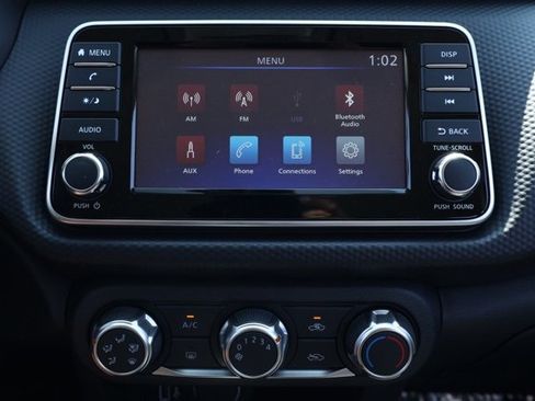 New 2025 Nissan Kicks Play S image 29