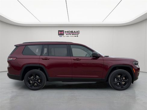 New 2025 Jeep Grand Cherokee L Limited w/ Luxury Tech Group II image 18