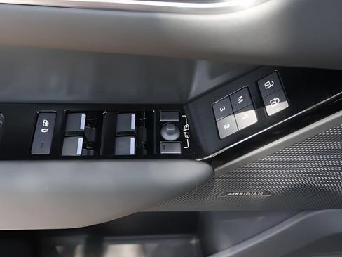 New 2026 Land Rover Range Rover Velar S AWD/4WD image 11