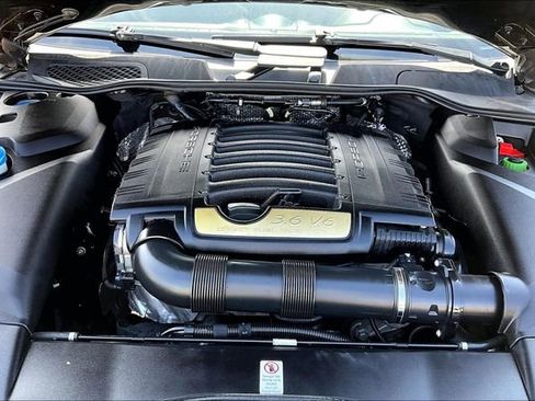 Used 2016 Porsche Cayenne image 34
