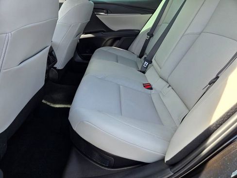 Used 2025 Toyota Camry XLE image 12