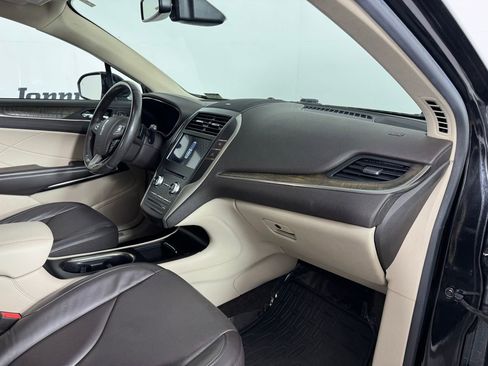 Used 2017 Lincoln MKC Reserve w/ Lincoln MKC Climate Package image 39
