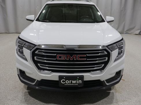 Used 2024 GMC Terrain SLT AWD/4WD image 8