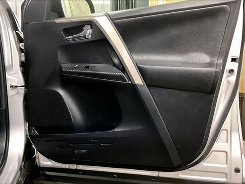 Used 2015 Toyota RAV4 XLE image 23