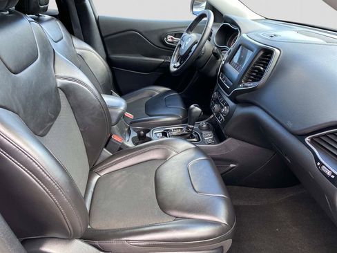 Certified 2020 Jeep Cherokee Latitude Plus AWD/4WD image 25