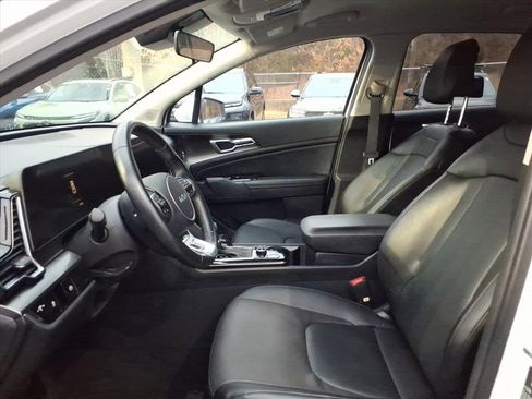 Used 2023 Kia Sportage EX image 12