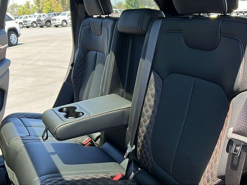 Used 2022 Jeep Grand Cherokee Summit AWD/4WD image 22