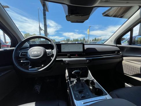 Used 2026 Kia Carnival FWD image 31