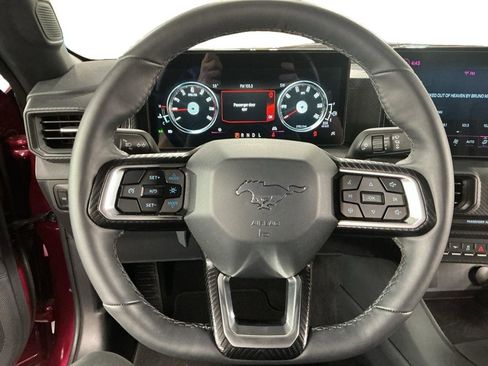 Used 2025 Ford Mustang Coupe image 8