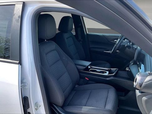 Used 2025 Chevrolet Equinox LT AWD/4WD image 32