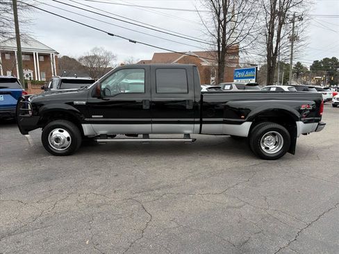 Used 2006 Ford F350 Lariat image 2