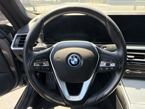 Used 2023 BMW i4 eDrive35 RWD image 10