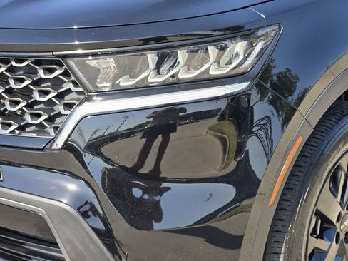 Used 2023 Kia Sorento S w/ Panoramic Sunroof Package AWD/4WD image 15