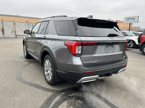 Used 2025 Ford Explorer Platinum image 5