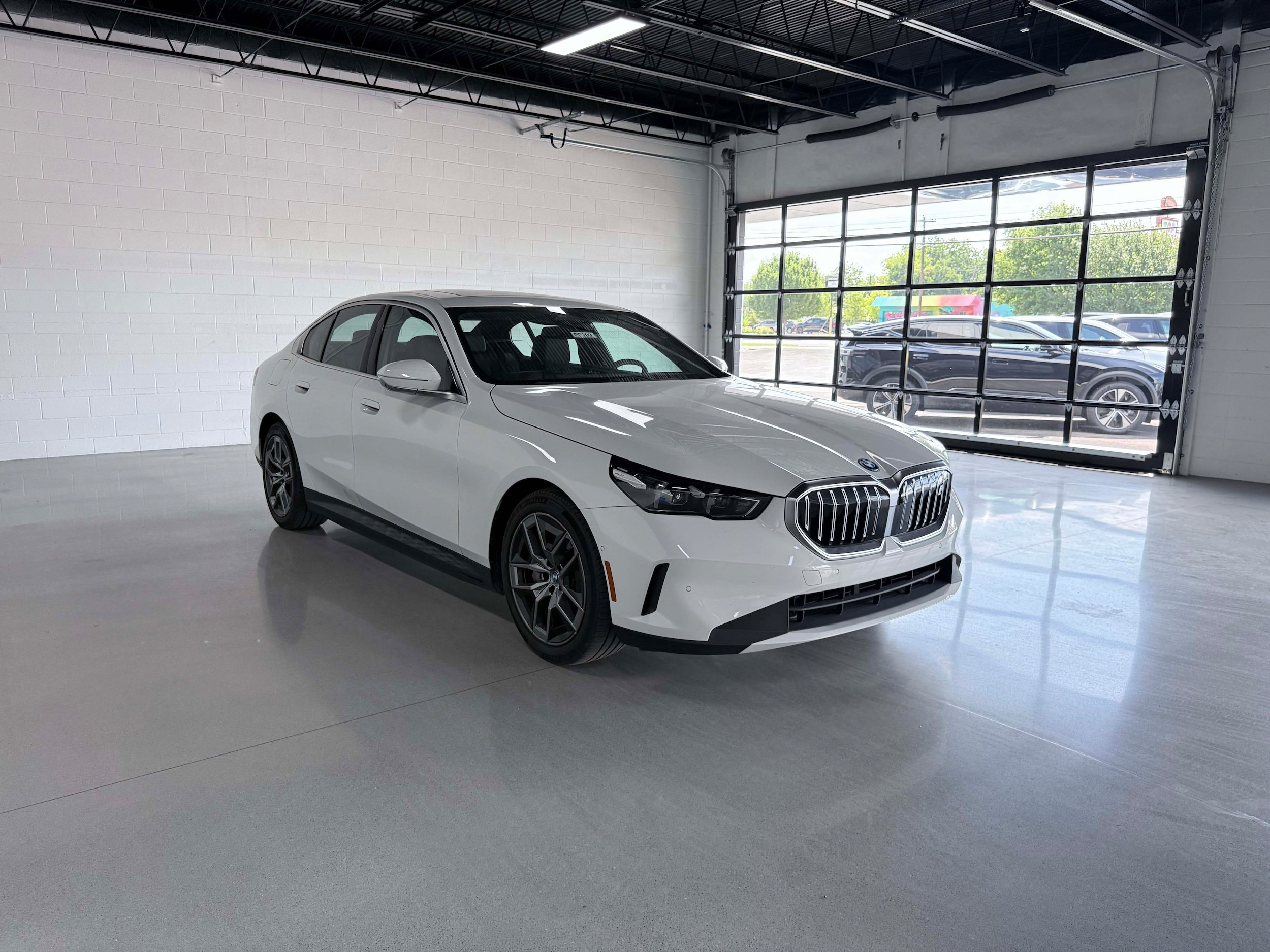 Used 2024 BMW i5 eDrive40i RWD image 7