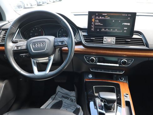 Used 2023 Audi Q5 2.0T Premium w/ Convenience Package AWD/4WD image 12